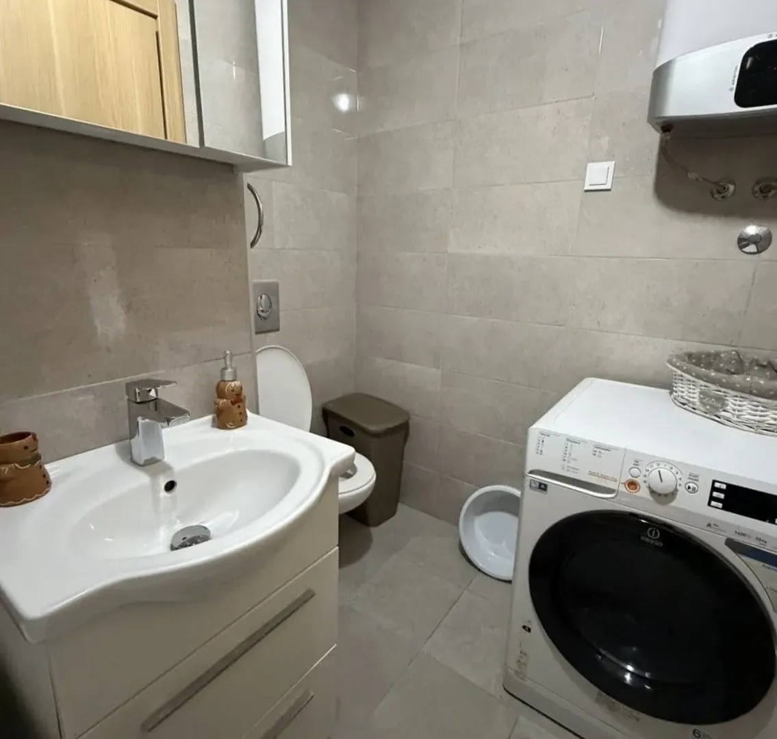 Izdavanje, dvosoban stan, 57m², Zabjelo, Podgorica