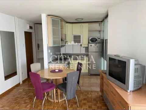 Rent, two bedroom apartment, 56m², Novi Beograd Blok 70, Novi Beograd Sve Podlokacije