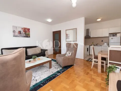 Izdavanje, dvosoban stan, 99m², Tuški Put, Podgorica - image 10