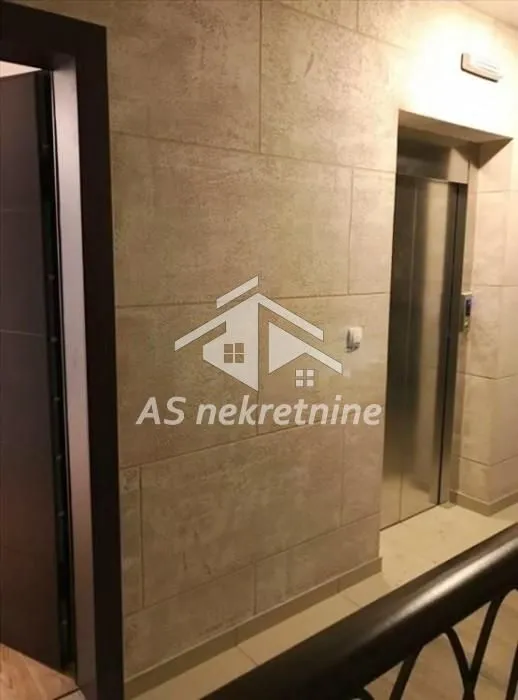 Izdavanje, dvosoban stan, 43m², Južni Bulevar, Vračar Sve Podlokacije