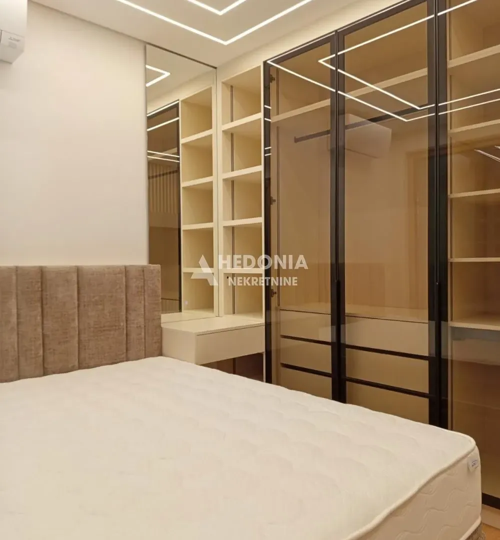 Sale, two bedroom apartment, 58m², Kalenić Pijaca, Vračar Sve Podlokacije