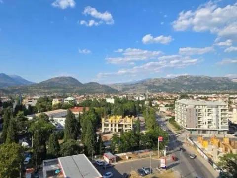 Izdavanje, jednosoban stan, 45m², City Kej, Podgorica - image 13