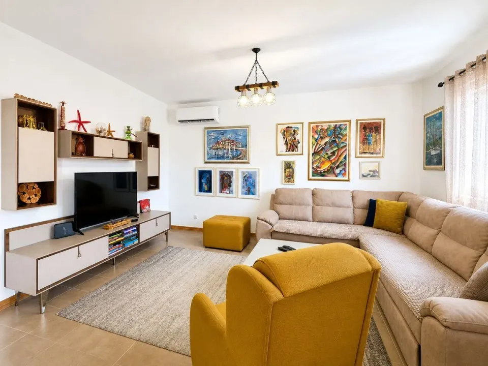 Prodaja, dvosoban stan, 80m², Bečići, Budva