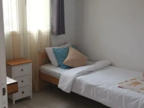 Izdavanje, trosoban stan, 110m², Gradiošnica, Tivat - image 10