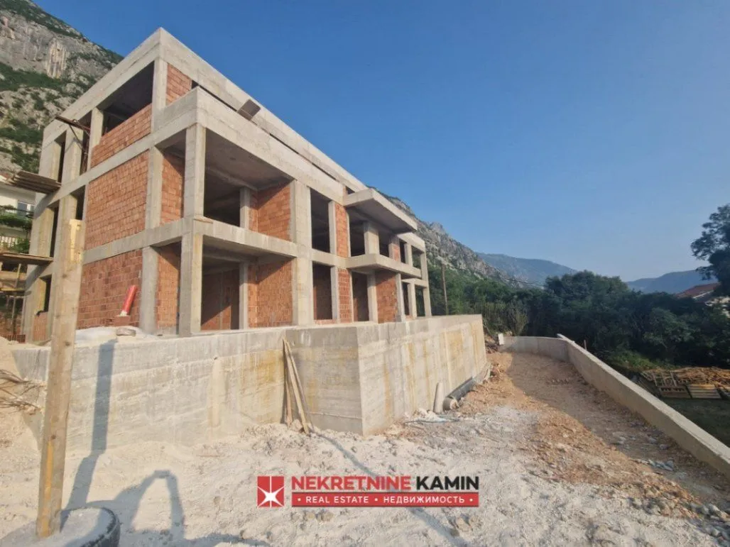 Prodaja, dvosoban stan, 98m², Dobrota, Kotor