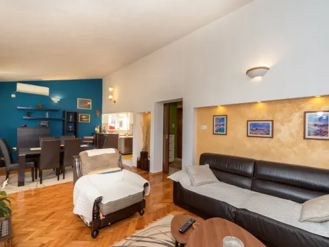 Rent, two bedroom apartment, 95m², Makedonsko naselje, Bar - image 2