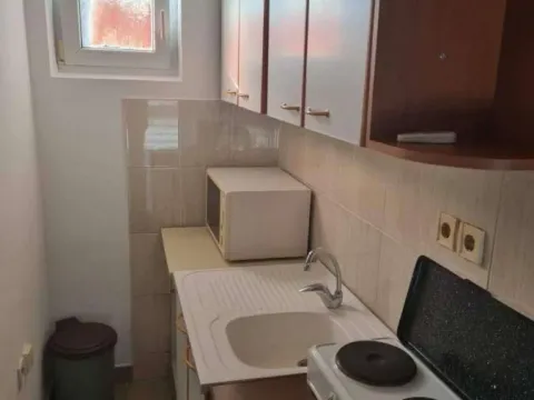 Izdavanje, garsonjera, 27m², Centar, Novi Sad - image 4