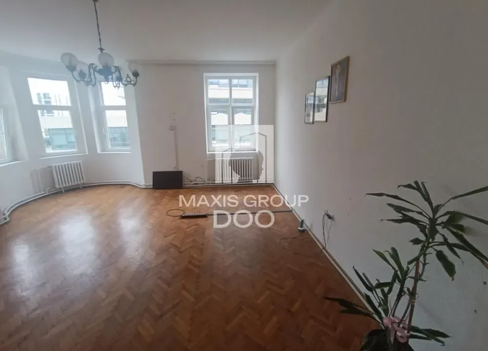 Izdavanje, poslovni prostor, 86m², Savski Venac, Beograd