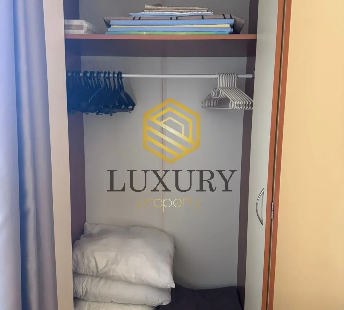 Rent, one bedroom apartment, 70m², Bečići, Budva