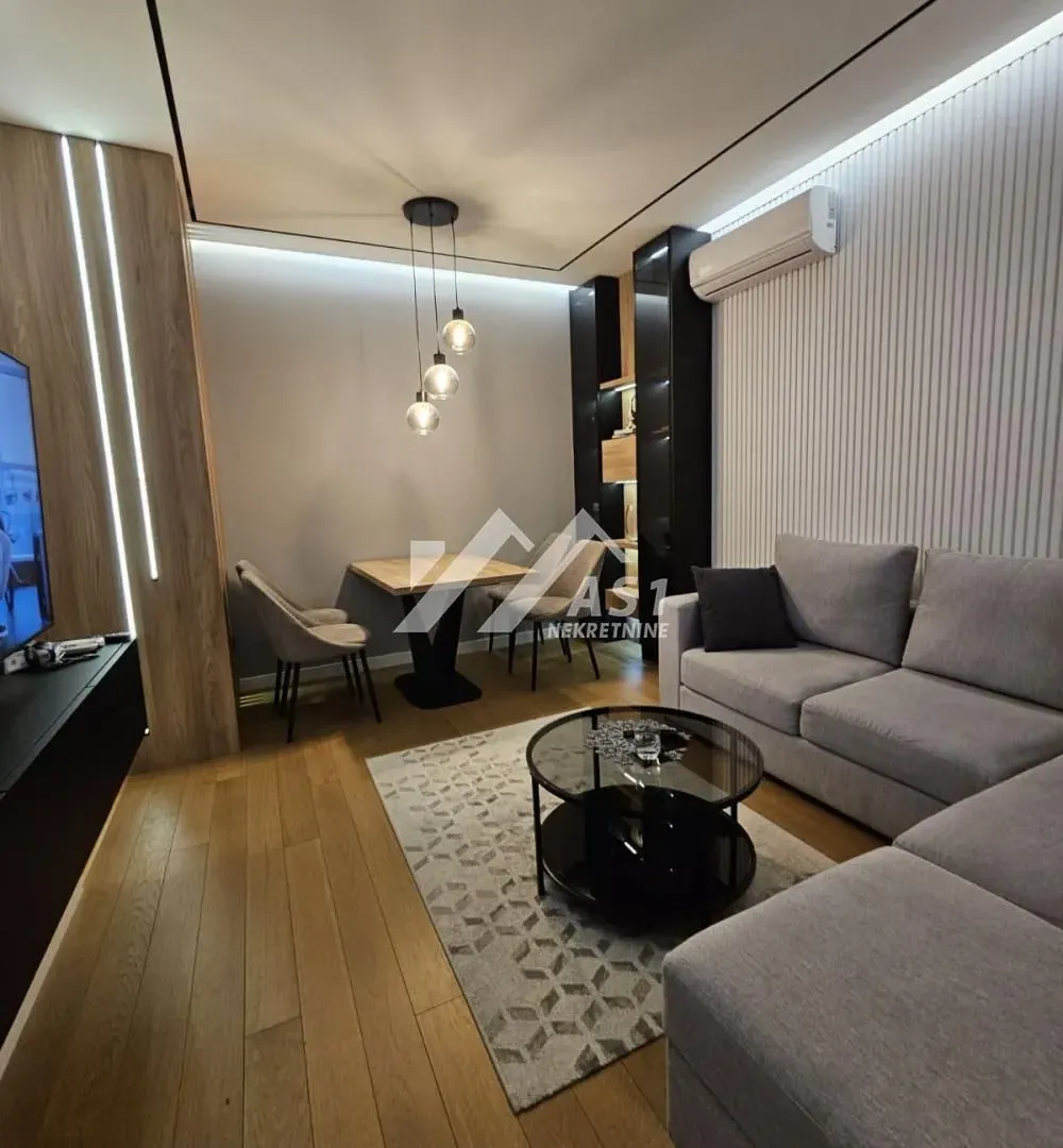 Izdavanje, jednosoban stan, 42m², Adamovićevo Naselje, Novi Sad Sve Podlokacije