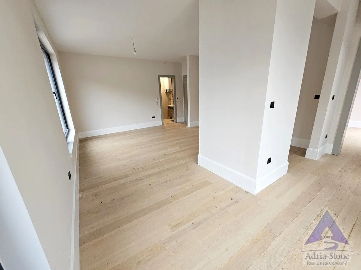 Prodaja, jednosoban stan, 77m², Rafailovići, Budva