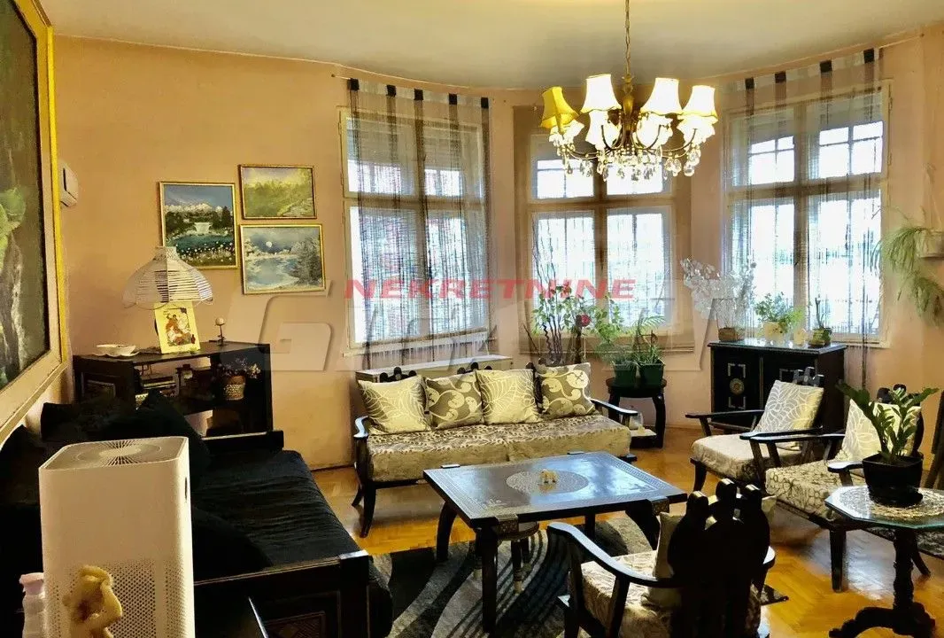 Prodaja, trosoban stan, 96m², Kalenić Pijaca, Vračar Sve Podlokacije