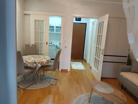 Izdavanje, jednosoban stan, 32m², City Kvart, Podgorica - image 3