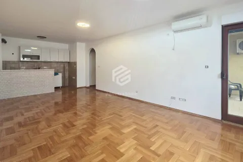 Prodaja, jednosoban stan, 60m², Stari Aerodrom, Podgorica - image 3