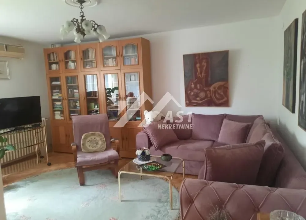 Izdavanje, trosoban stan, 70m², Liman 4, Novi Sad Sve Podlokacije