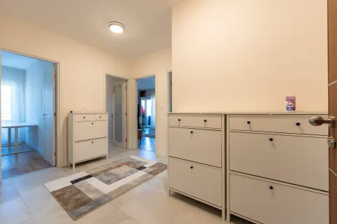 Rent, two bedroom apartment, 73m², Central Point, Podgorica - image 6