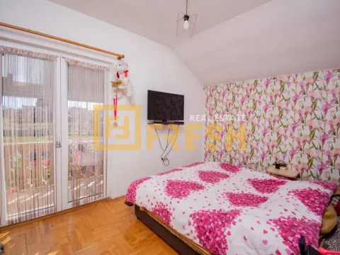 Sale, house, 350m², Tološi, Podgorica - image 13
