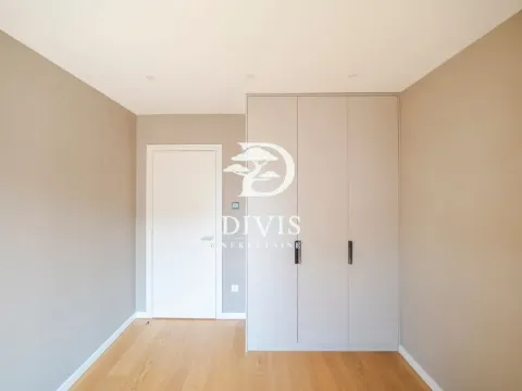 Sale, three bedroom apartment, 78m², Neimar, Vračar Sve Podlokacije - image 12