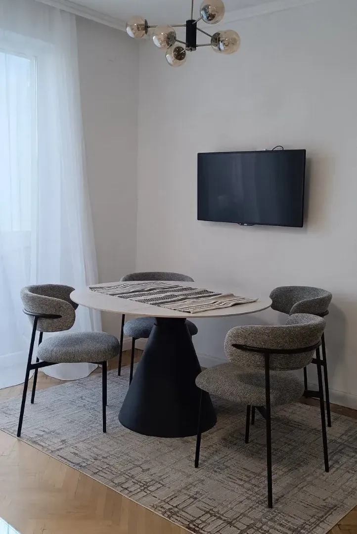 Izdavanje, dvosoban stan, 70m², Preko Morače, Podgorica