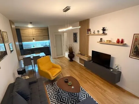 Izdavanje, jednosoban stan, 53m², Central Point, Podgorica - image 3