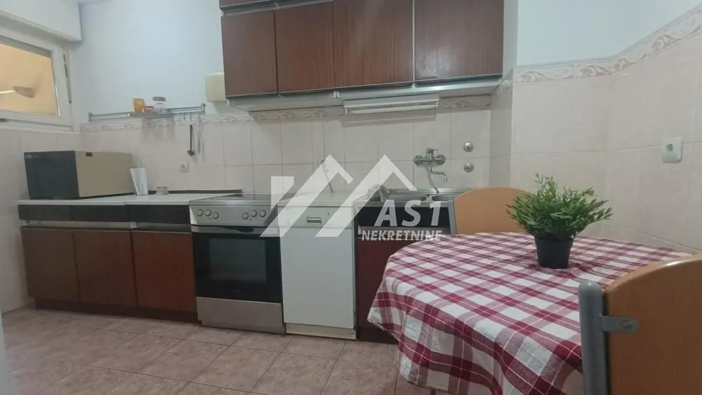Izdavanje, trosoban stan, 70m², Novo naselje, Novi Sad