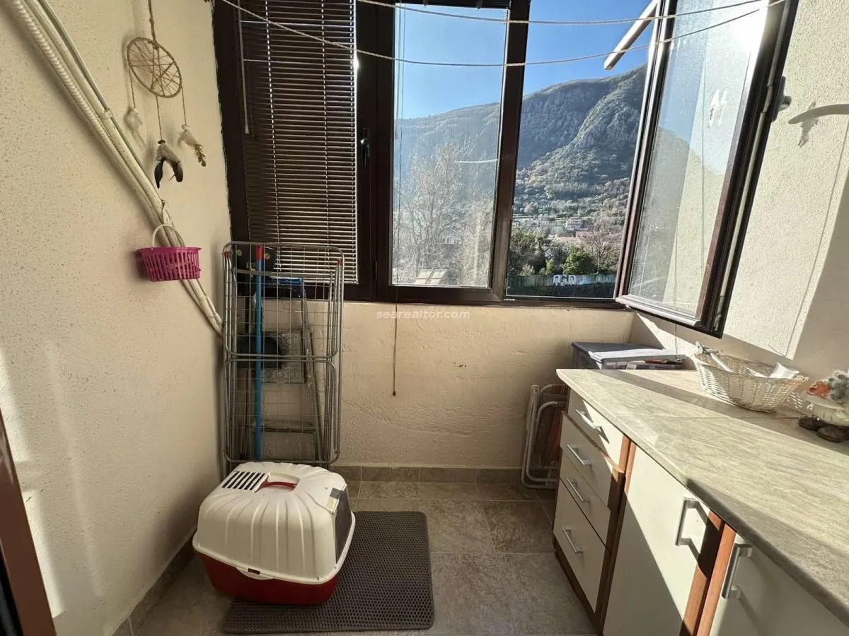 Prodaja, jednosoban stan, 46m², Škaljari, Kotor