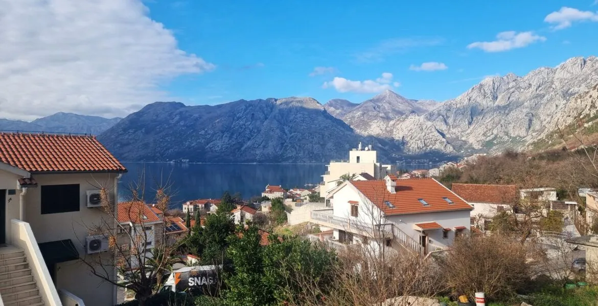 Prodaja, dvosoban stan, 80m², Dobrota, Kotor