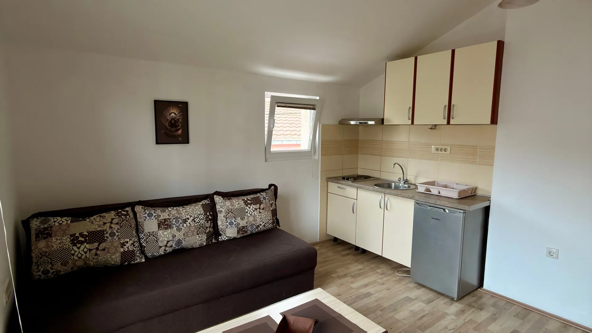 Izdavanje, garsonjera, 25m², Blok 9, Podgorica