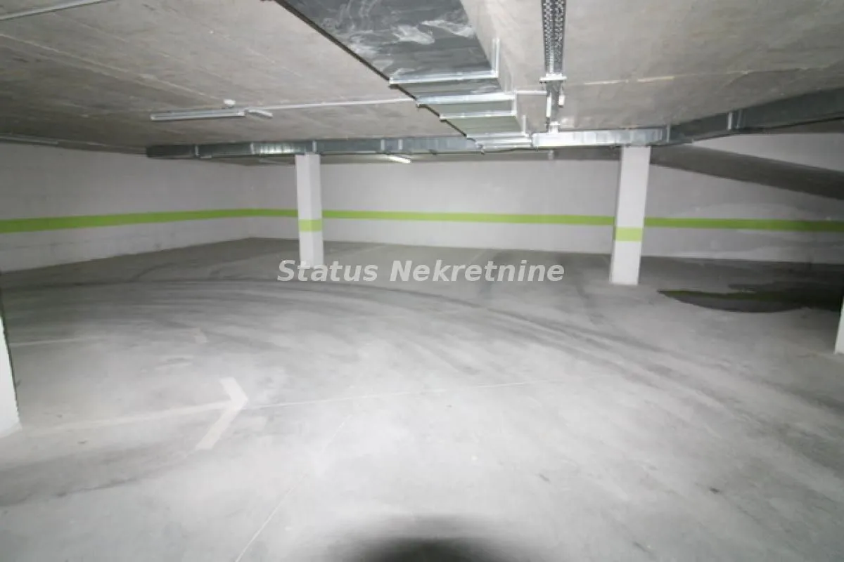 Prodaja, četvorosoban stan, 105m², Novi Sad, Srbija
