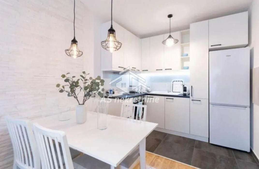 Rent, two bedroom apartment, 43m², Južni Bulevar, Vračar Sve Podlokacije
