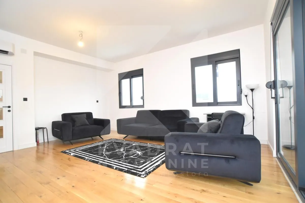 Prodaja, kuća, 270m², Gornja Gorica, Podgorica