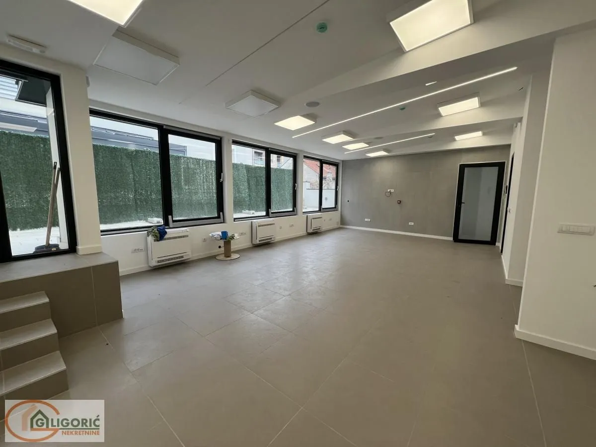 Sale, office space, 382m², Crveni Krst, Beograd