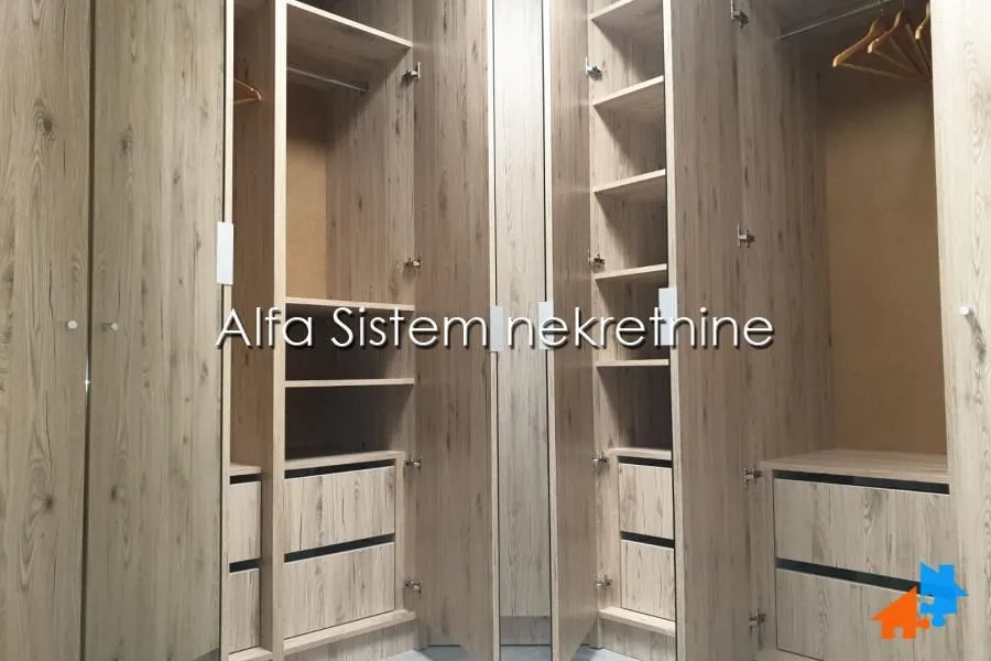 Izdavanje, trosoban stan, 100m², Novi Beograd Sve Podlokacije, Beograd