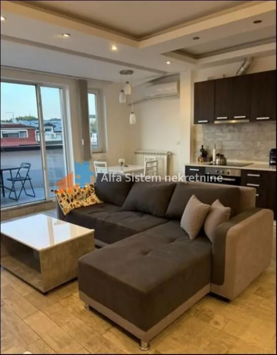 Izdavanje, stan, 92m², Zvezdara Sve Podlokacije, Beograd