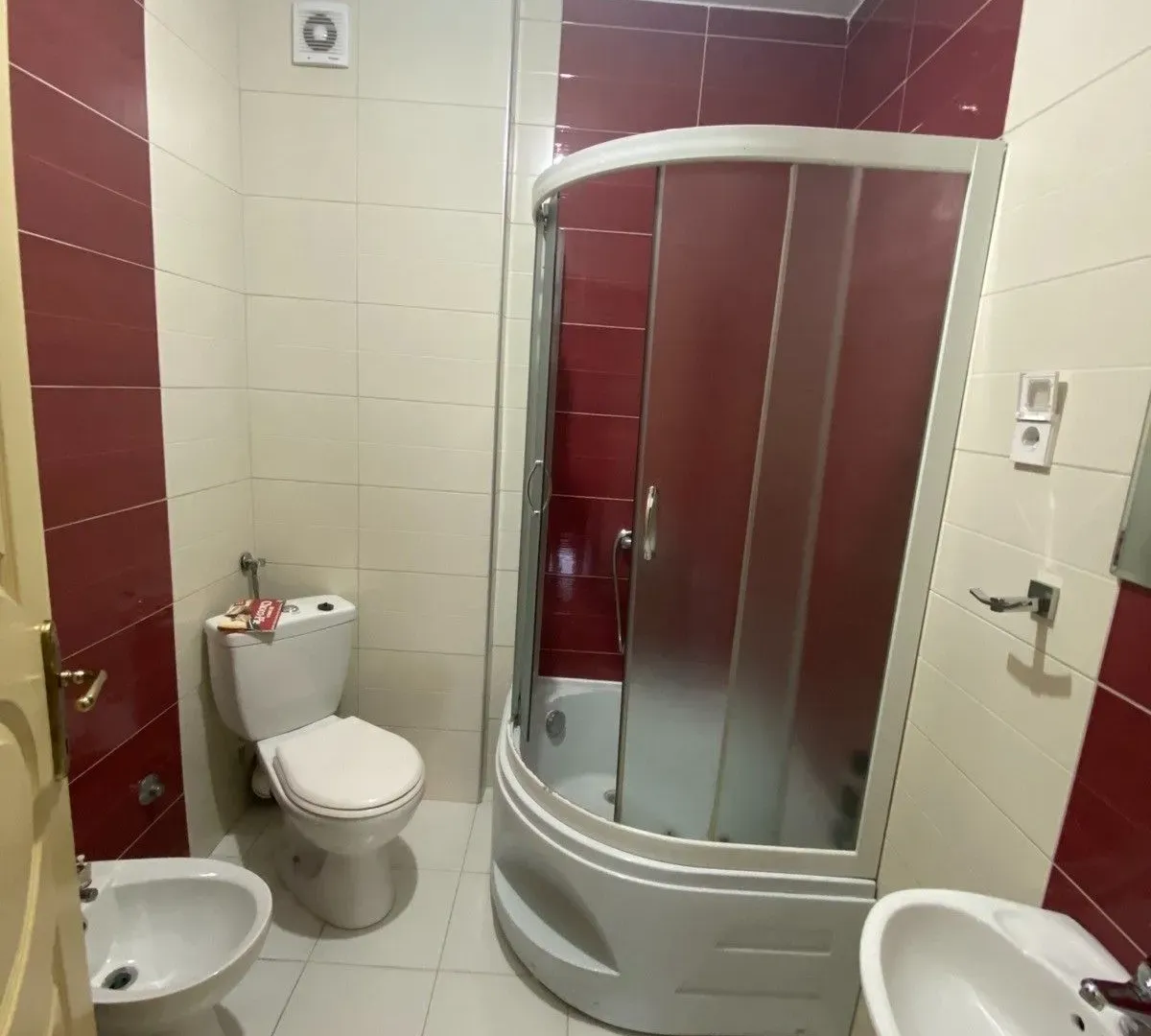 Izdavanje, dvosoban stan, 69m², Ljubović, Podgorica