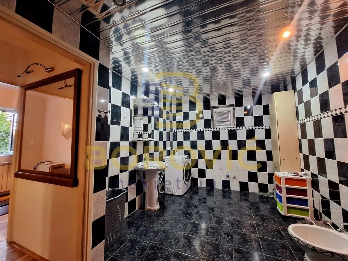 Sale, two bedroom apartment, 71m², Voždovac Sve Podlokacije, Beograd