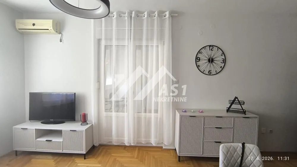 Izdavanje, dvosoban stan, 43m², Bulevar Oslobodjenja, Novi Sad Sve Podlokacije