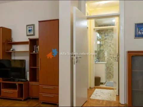 Rent, two bedroom apartment, 52m², Savski Venac, Beograd - image 3