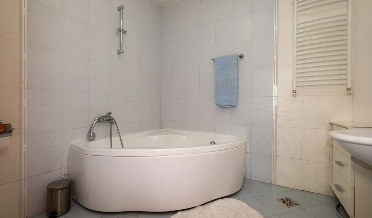 Prodaja, trosoban stan, 140m², Preko Morače, Podgorica