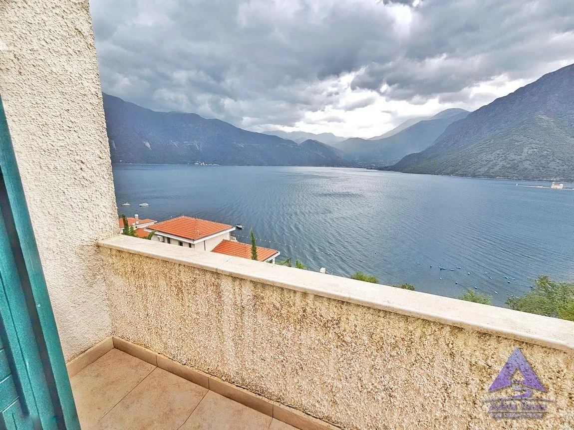 Prodaja, dvosoban stan, 103m², Kostanjica, Kotor
