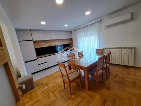 Izdavanje, trosoban stan, 82m², Skojevsko Naselje, Beograd - image 10