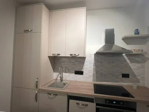 Prodaja, jednosoban stan, 25m², Tivat, Crna Gora - image 12