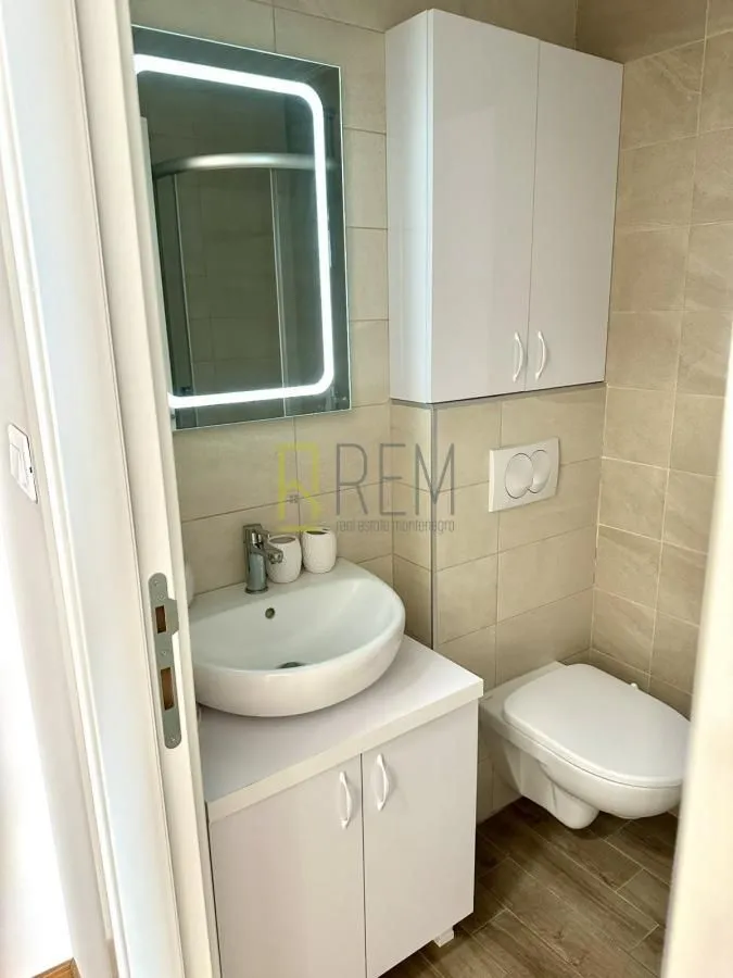 Izdavanje, jednosoban stan, 43m², City Kej, Podgorica