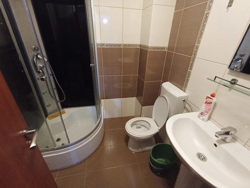 Izdavanje, trosoban stan, 90m², Podgorica, Crna Gora