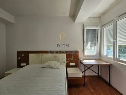 Izdavanje, trosoban stan, 110m², Centar, Bar - image 6