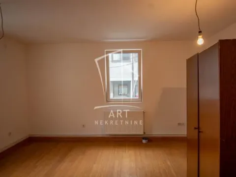 Prodaja, kuća, 230m², Zemun Centar, Zemun Sve Podlokacije - image 9