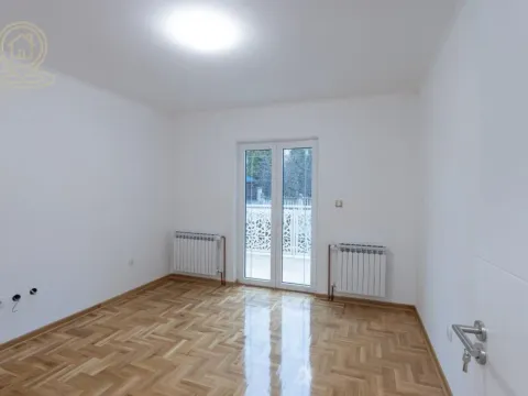 Rent, house, 417m², Jajinci, Voždovac Sve Podlokacije - image 11