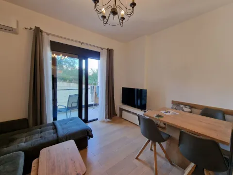 Izdavanje, jednosoban stan, 43m², Bečići, Budva - image 3