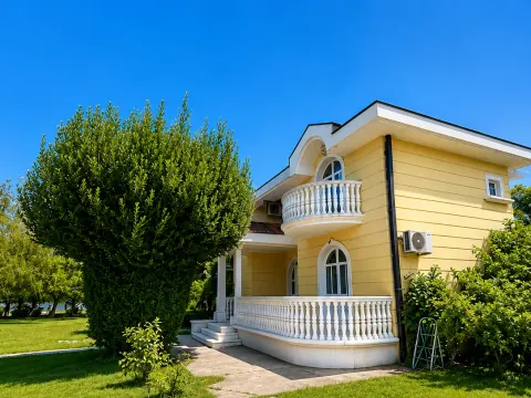 Rent, house, 230m², Dahna, Podgorica - image 1