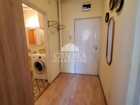 Izdavanje, jednosoban stan, 45m², Kanarevo Brdo, Beograd - image 10